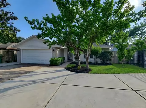 10335 Emnora Ln, Houston, TX 77043