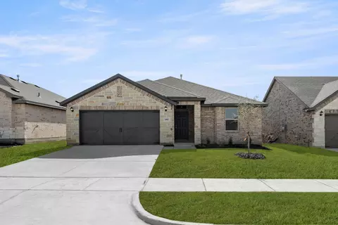 1905 Seminole Dr, Cleburne, TX 76033