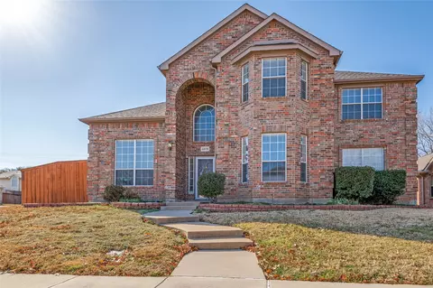 2079 Sunset Ln, Lewisville, TX 75067