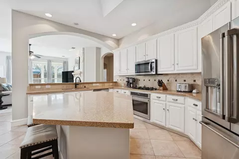 Kitchen - 511 Cloud View Ct, Prosper, TX 75078 photo 2 of 3