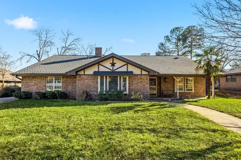 2206 Oak Forest Ct, Arlington, TX 76012