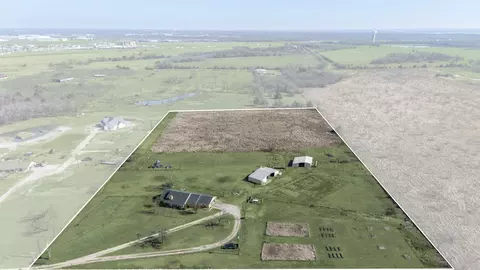 1439 Davis Ln, Terrell, TX 75160