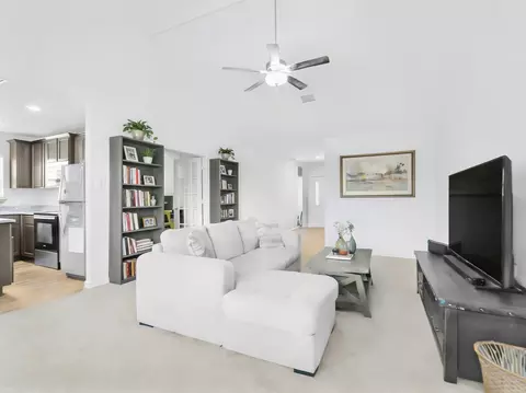 9949 Voyager Ln, Fort Worth, TX 76131