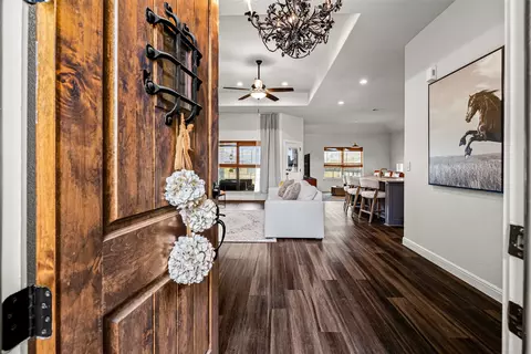 1306 E Apache Trl, Granbury, TX 76048