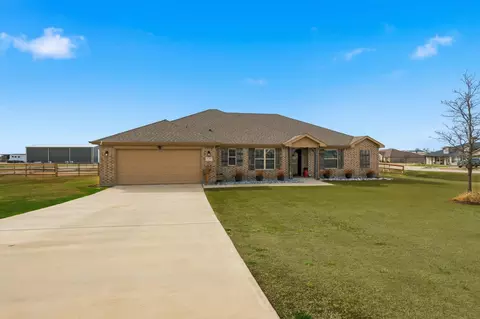 125 Brook Ln, Decatur, TX 76234