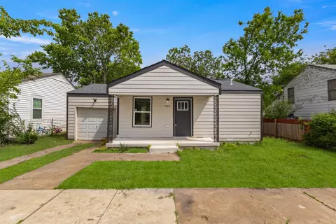 904 W Anthony St, Fort Worth, TX 76115