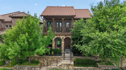 7031 Nueces Dr, Irving, TX 75039