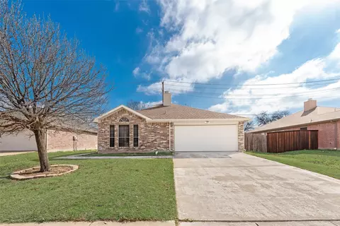 1214 Misty Meadow Dr, Midlothian, TX 76065