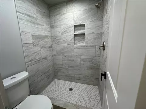 Bath - 317 N Clark St, Comanche, TX 76442 photo 5 of 10