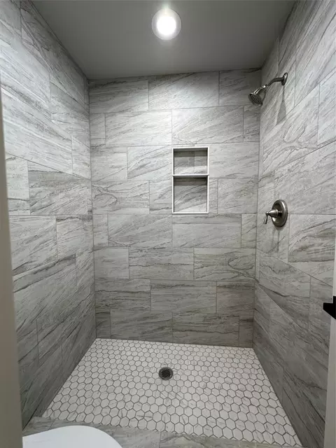 Bath - 317 N Clark St, Comanche, TX 76442 photo 6 of 10