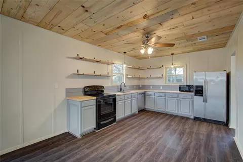 Kitchen - 6976 Fm 71, Commerce, TX 75428 photo 1 of 2