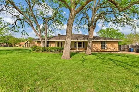 241 Timberlake Dr, Azle, TX 76020