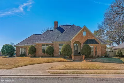 153 Southwood Dr, Bossier City, LA 71111