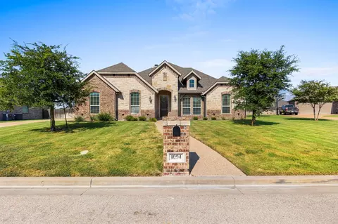 1094 Hesselridge Dr, Hewitt, TX 76643