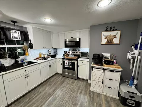 109 W Morning Dove Dr, Azle, TX 76020