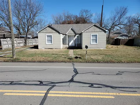351 S Waco St, Van Alstyne, TX 75495