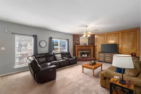 Living - 4010 Bluffpoint Rd, Rowlett, TX 75088 photo 2 of 3