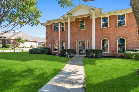 Exterior - 4010 Bluffpoint Rd, Rowlett, TX 75088 photo 6 of 8