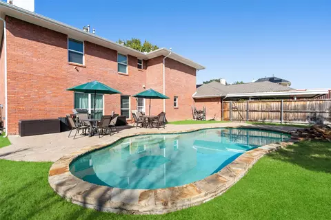 Exterior - 4010 Bluffpoint Rd, Rowlett, TX 75088 photo 8 of 8