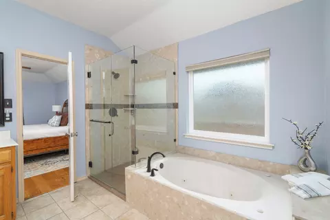 Bath - 4010 Bluffpoint Rd, Rowlett, TX 75088 photo 2 of 5