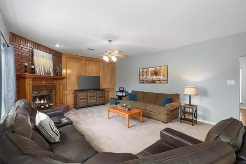 Living - 4010 Bluffpoint Rd, Rowlett, TX 75088 photo 1 of 3