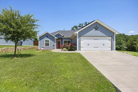 2206 Navasota St, Granbury, TX 76048