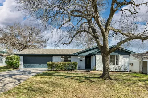 5909 Sandra Dr, Fort Worth, TX 76133