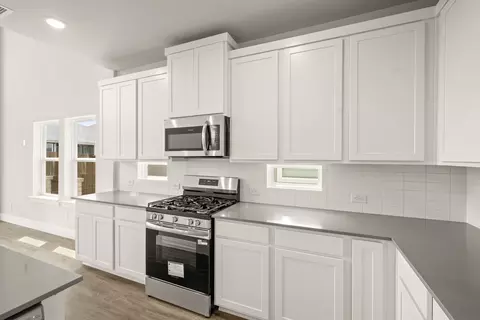Kitchen - 1724 Nesting Robin Ln, Krum, TX 76249 photo 3 of 4