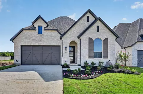 9809 Oak Glade Dr, Denton, TX 76207
