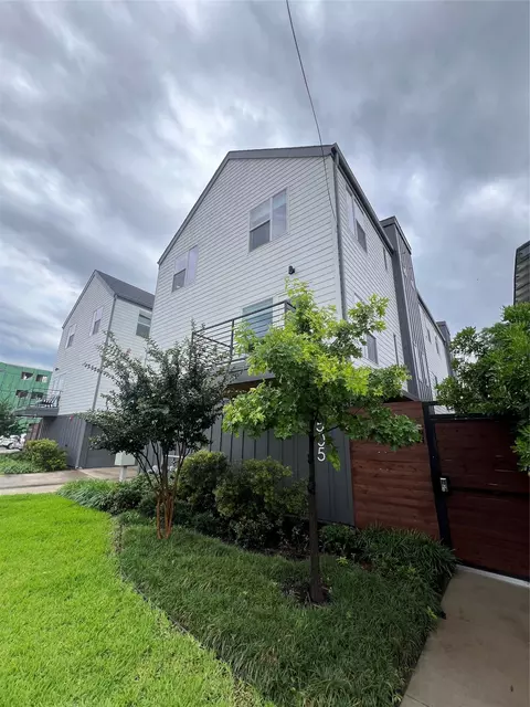 1505 N Garrett Ave #204, Dallas, TX 75206