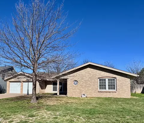 8108 Rush St, Benbrook, TX 76116