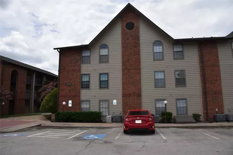 218 N Texas Blvd #113, Denton, TX 76201