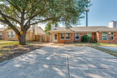 830 Woodland Ct, Kennedale, TX 76060