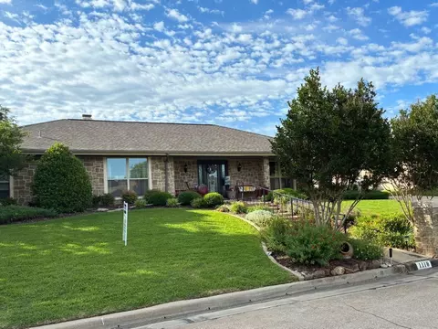 1118 Berkshire Ct, Trophy Club, TX 76262