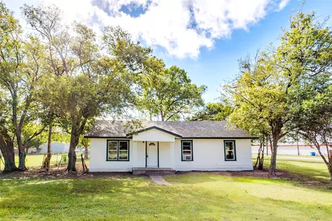 202 N Sycamore, Malone, TX 76660