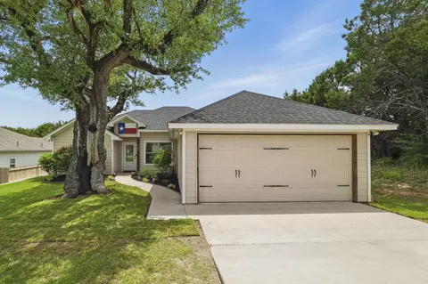 2607 Austin Dr, Granbury, TX 76048