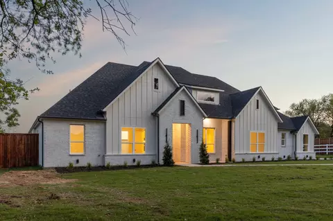 3710 Castle Dr, Rowlett, TX 75089