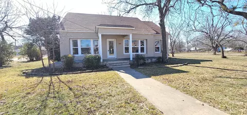 616 E 9th St, Coleman, TX 76834