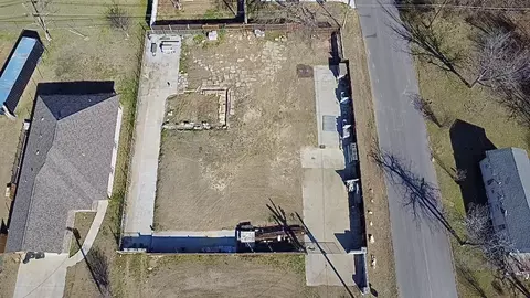 426 Sabine Ave, Cleburne, TX 76031