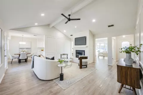 2824 Amber Dr S, Fort Worth, TX 76133