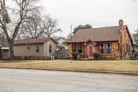 741 N 2nd St, Albany, TX 76430