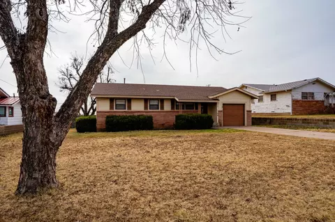 712 E Beauregard St, Rotan, TX 79546