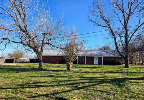 812 N Tyus St, Groesbeck, TX 76642