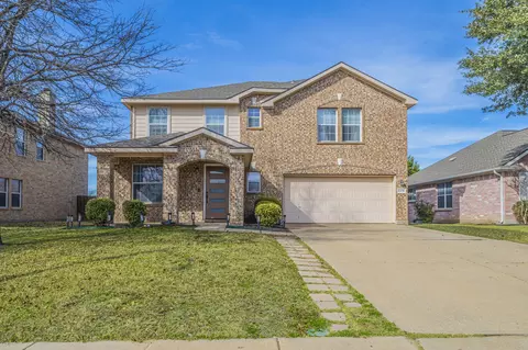 2216 La Salle Trl, Grand Prairie, TX 75052