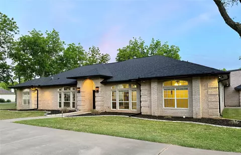 9908 Air Park Dr, Granbury, TX 76049