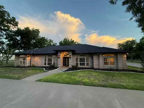 9908 Air Park Dr, Granbury, TX 76049