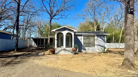 2618 Lakewood Dr, Wills Point, TX 75169