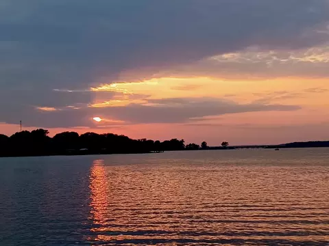9980 Shoreline Dr, Wills Point, TX 75169
