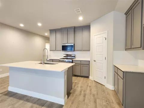 Kitchen - 2020 Apalis Dr, Denton, TX 76205 photo 2 of 6