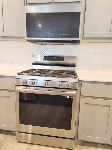 Kitchen - 2020 Apalis Dr, Denton, TX 76205 photo 5 of 6